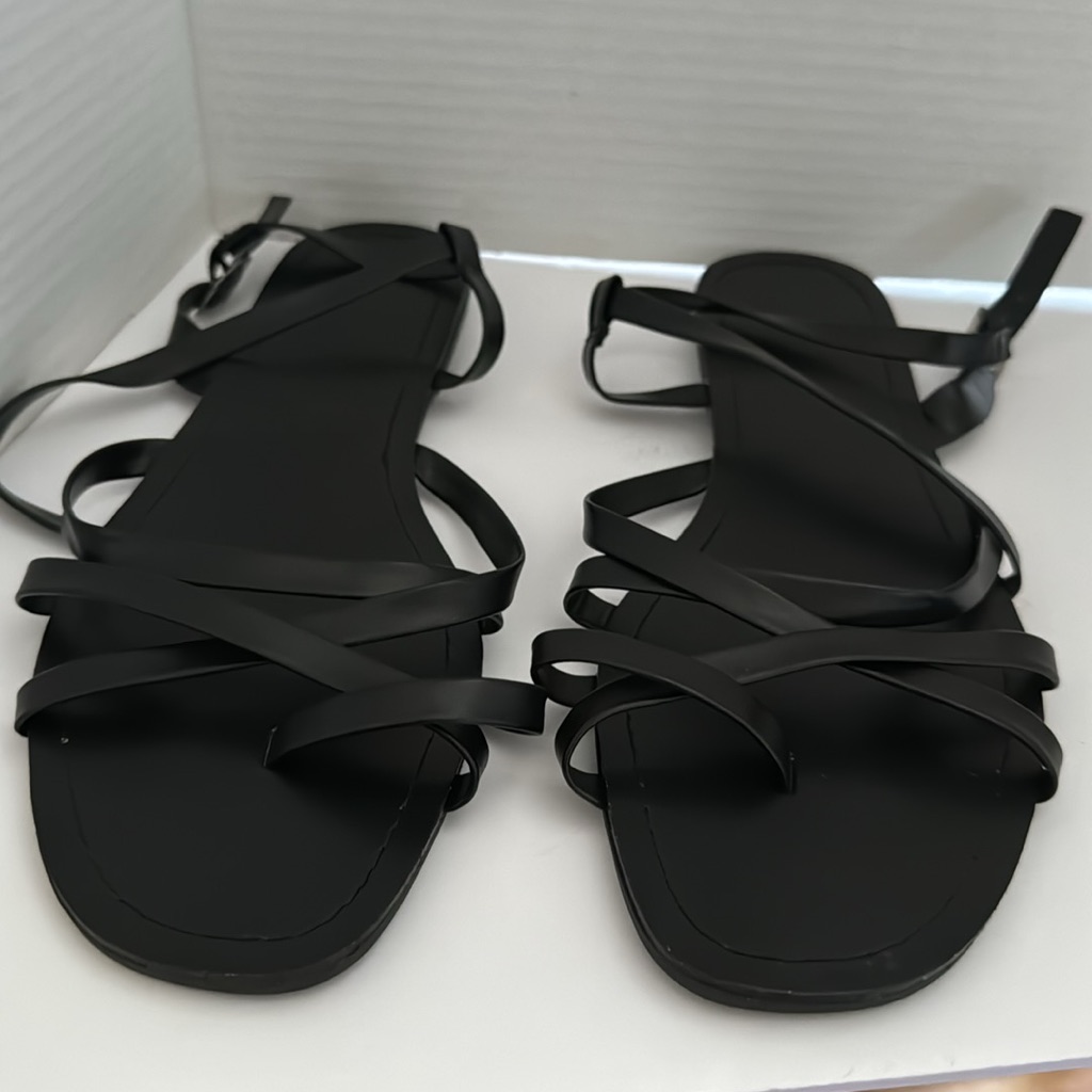 Wild Diva Lounge Size 10 Black Sandal
